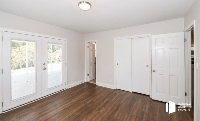 Building Photo - 4891 Brighton Dr