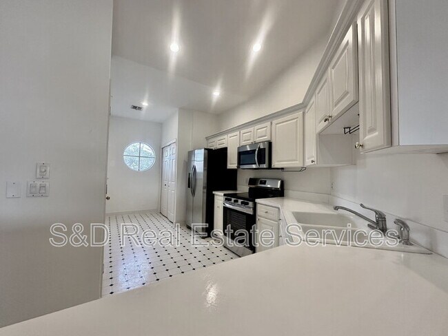 Foto del edificio - 447 Enclave Pl