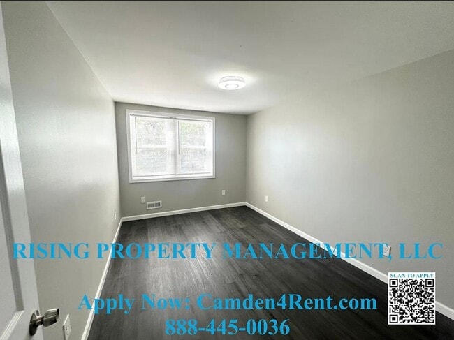 Building Photo - 1554 Bradley Ave