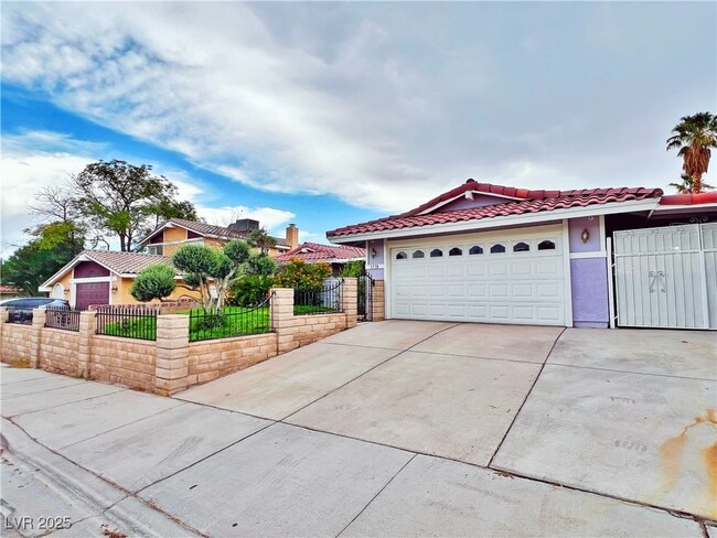 Building Photo - 3778 S Spitze Dr