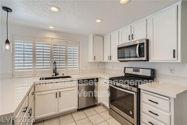Building Photo - 7604 Botany Bay Dr