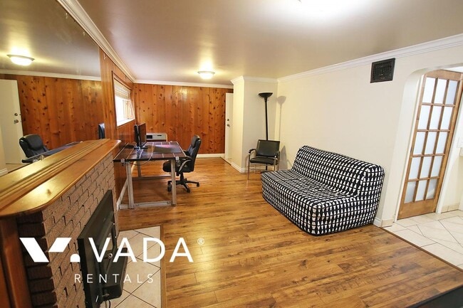 Building Photo - 3807 Marine Dr