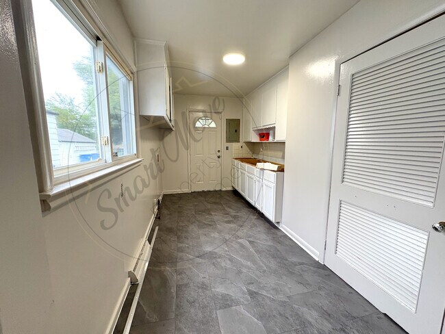 Foto del edificio - 20845 Atlantic Ave