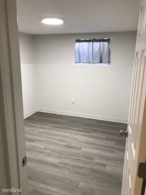 Building Photo - 3 br, 1 bath Apartment - 6288 south 400 east