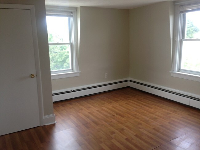 Foto del edificio - 4 Claremont Ave