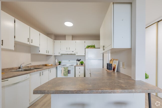 3 chambres, 2 salles de bain - Cuisine - 35 Bredin