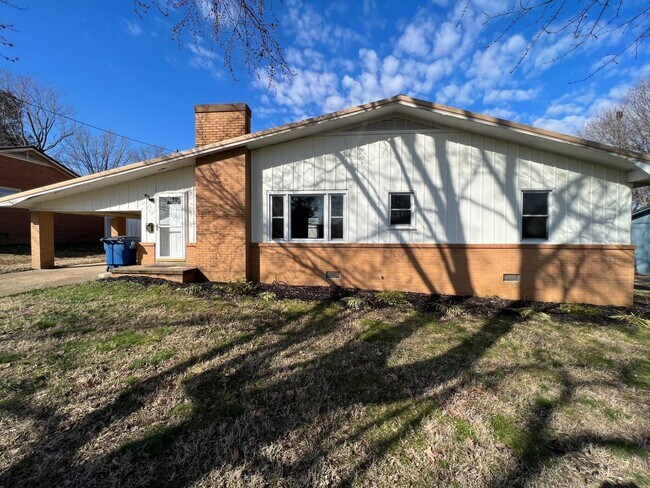 Foto del edificio - Quaint 3 Bedroom 1 Bath Home in Martin, TN
