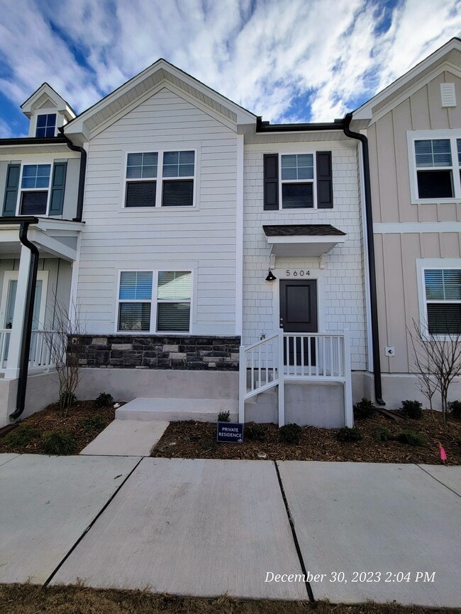 Building Photo - 5604 Preveza Pl