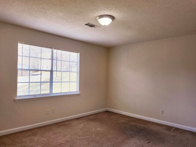 Building Photo - 4644-4648 Cary Lane