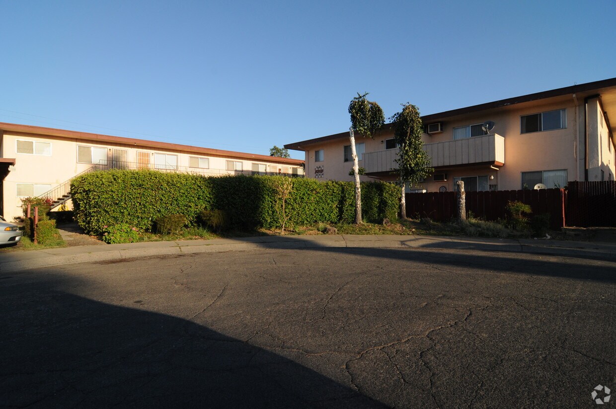 Foto principal - 321 Neplus Ct