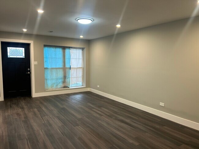 Foto del edificio - 4447 S Leamington Ave