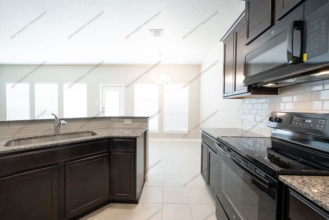 Building Photo - 716 Skylar Heights Dr