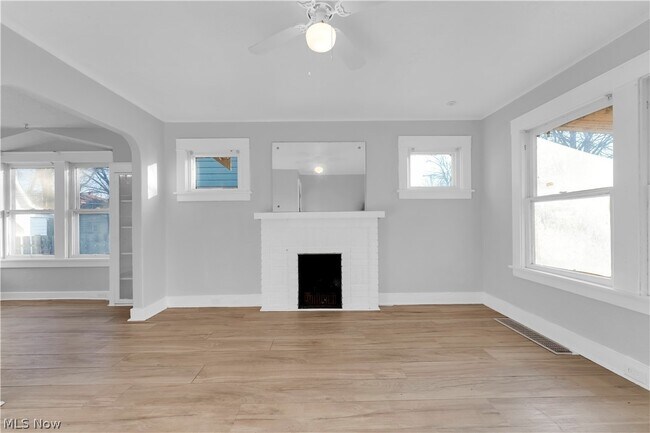 Foto del edificio - 1145 E 167th St