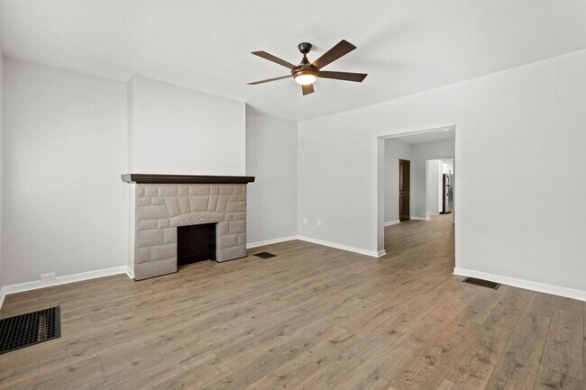 Foto del edificio - BEAUTIFUL 3 BEDROOM IN THE HEART OF SOUTHS...