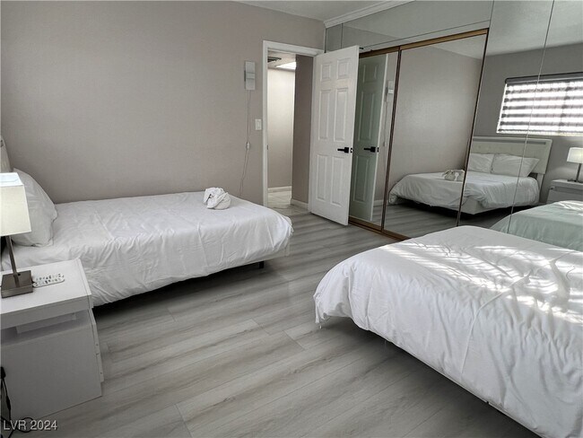 Foto del edificio - 3001 S Carruth St