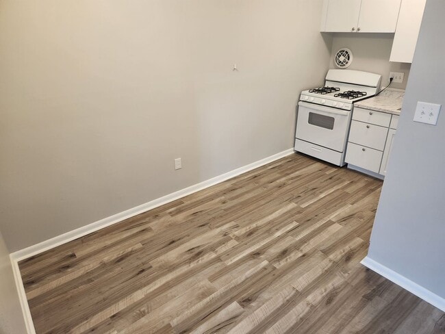 Foto del edificio - 419 Homestead Rd