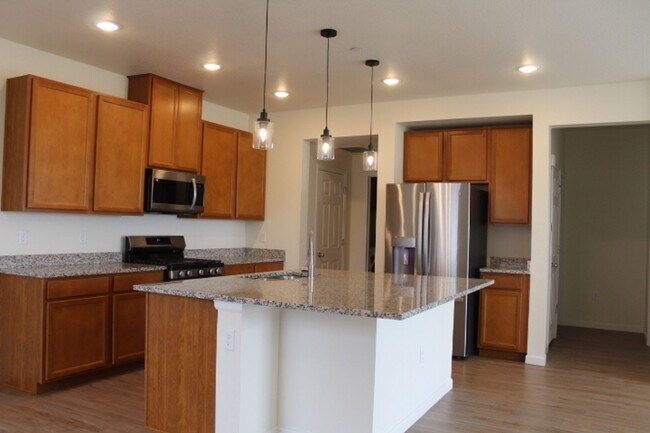 Foto del edificio - Chatfield Bluffs Condo w/ 3 BR/3 BA!!