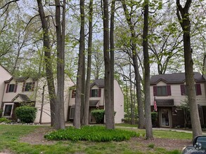 Building Photo - 1522 Streamwood Ct