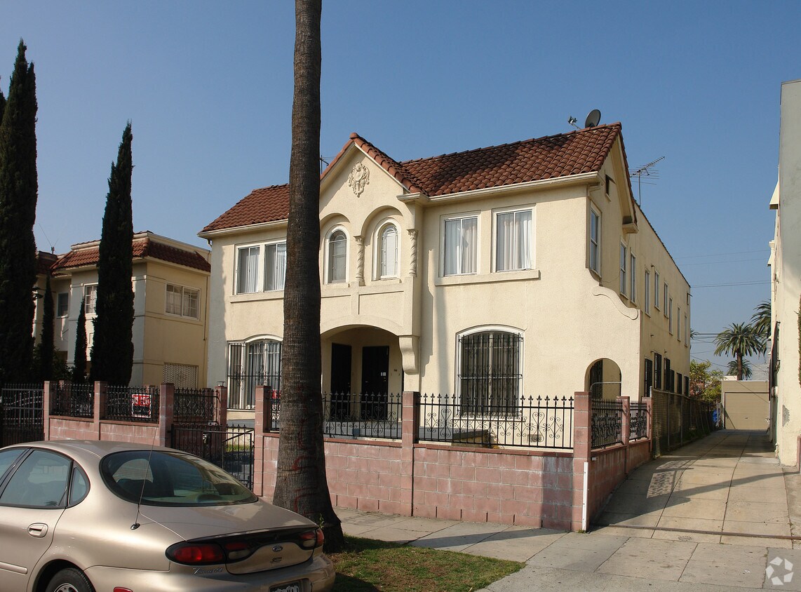 Building Photo - 1013 N New Hampshire Ave