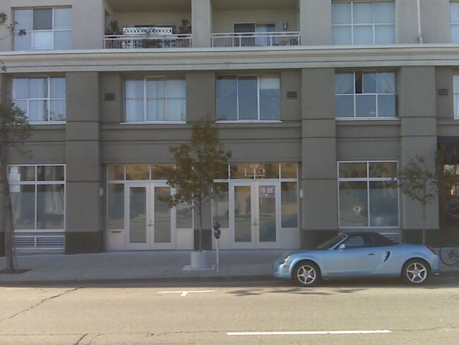 Building Photo - 140-148 S Van Ness Ave