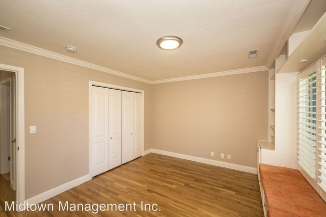 Building Photo - 4 br, 3 bath House - 736 Moreno Ave
