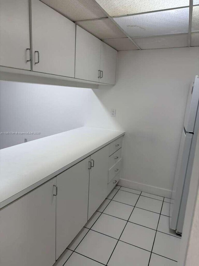 Foto del edificio - 251 NW 177th St