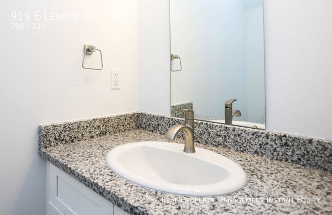 Foto del edificio - 919 E Lemon St