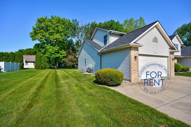 Foto del edificio - 3263 Silverwood Dr
