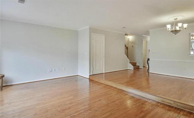 Foto del edificio - 6074 Heatherwood Dr