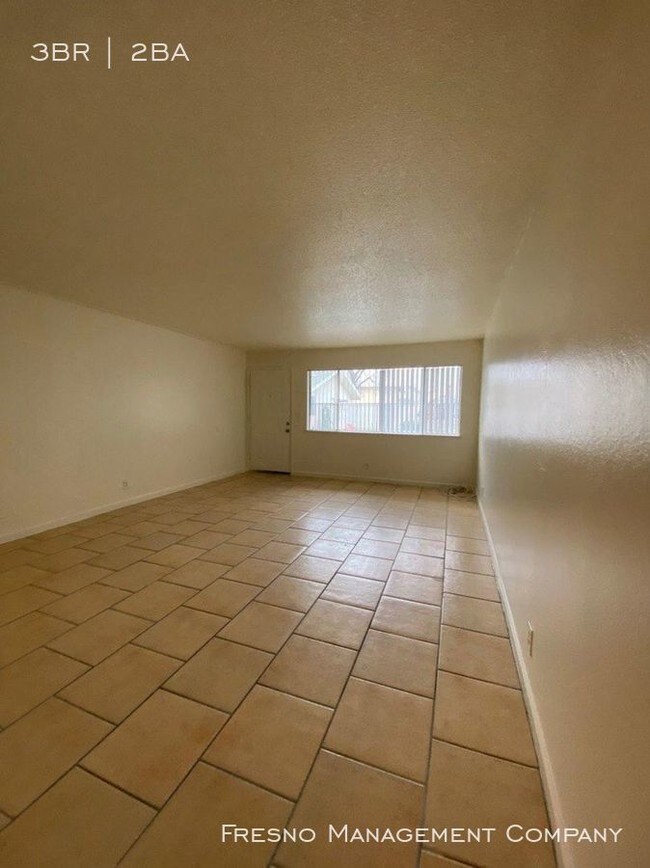 Foto del edificio - 1115 W Simpson Ave