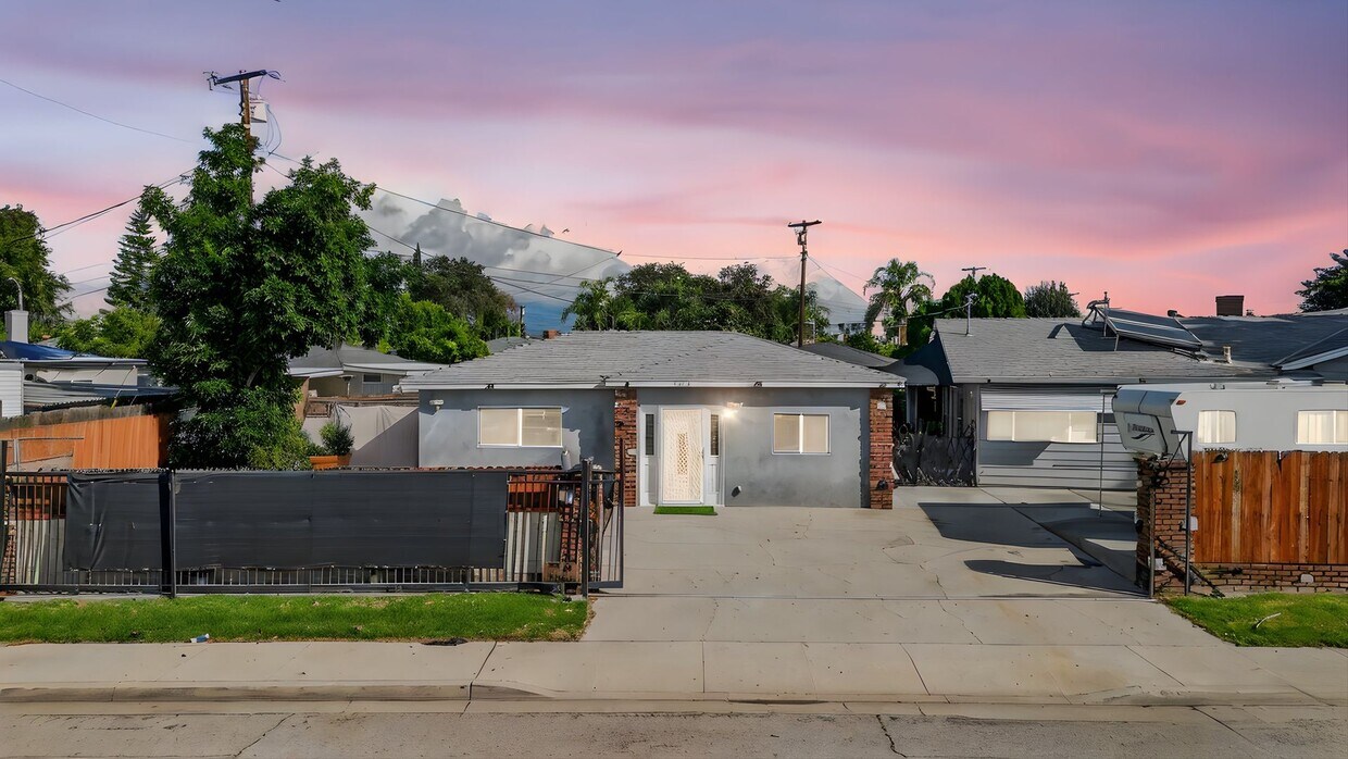 Foto principal - 1216 Butterfield Rd