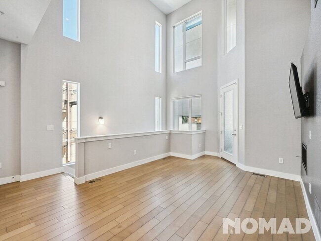 Foto del edificio - 2 Bedroom Townhome with Loft in Jefferson ...