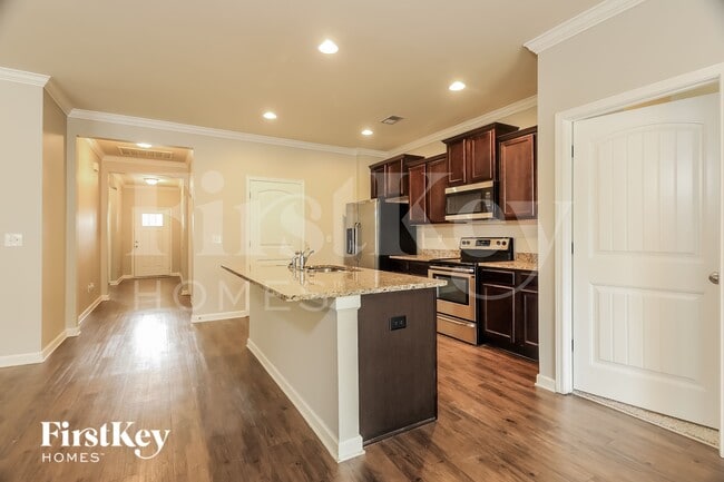 Building Photo - 5021 Bella Ct