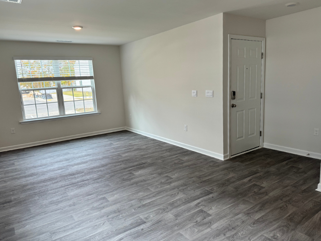 Foto del edificio - 8720 Asher Gray Wy