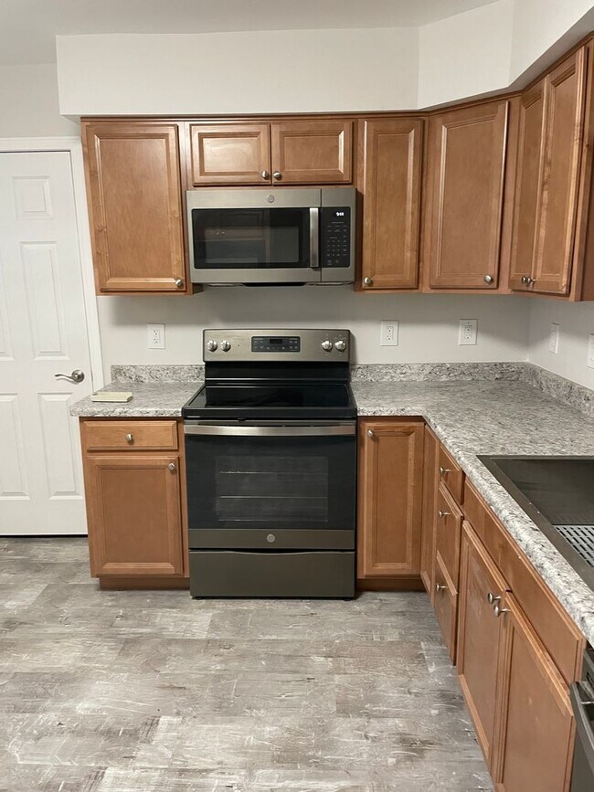 Foto del edificio - 2 Bedroom, 1.5 Bath Townhouse in LeClaire, IA