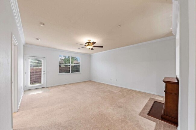 Foto del edificio - 252 Heritage Hill Dr