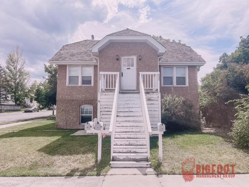 Primary Photo - 933 12th Ave