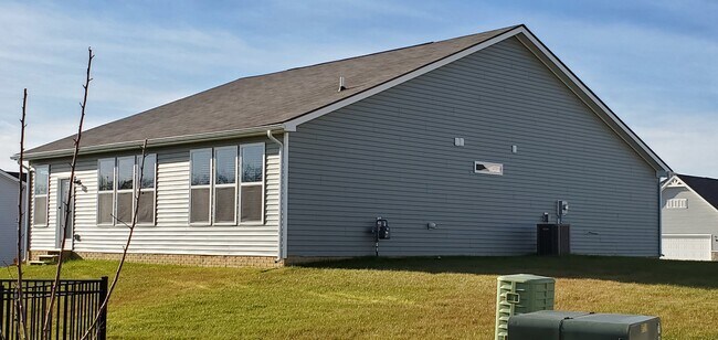 Foto del edificio - 3800 Misty Grove Ct