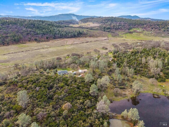 Foto del edificio - 14506 Spruce Grove Rd