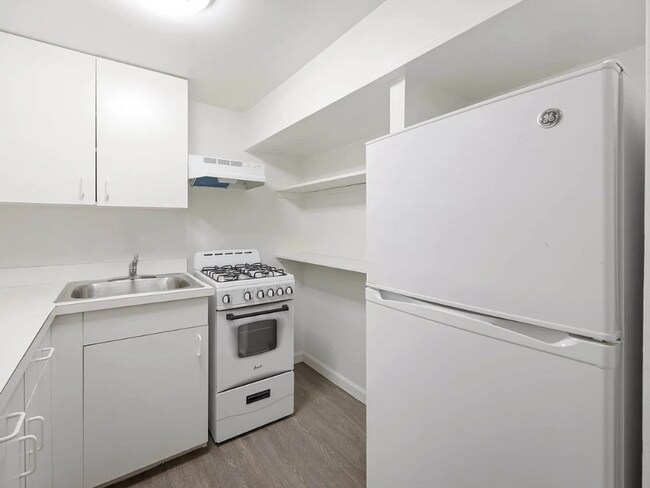 Building Photo - Modern & Convenient Apartment Near UNT – Prime Denton Location