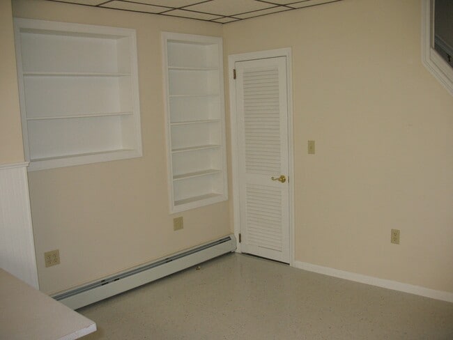 Building Photo - 19 Ticonic St