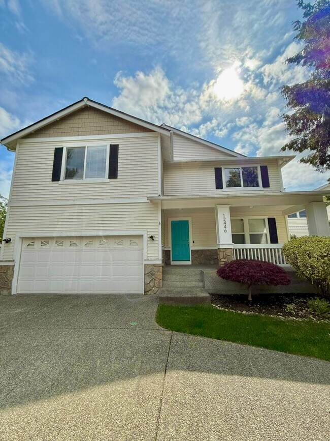 Foto del edificio - Spacious 4-Bedroom Berkshire Glen Home wit...