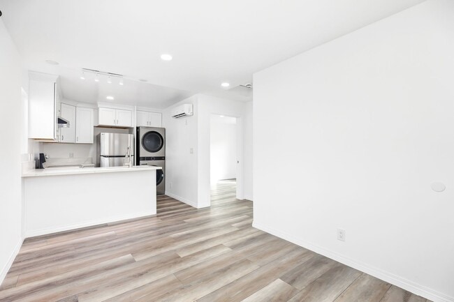 Building Photo - 4766 Palo Verde Ave