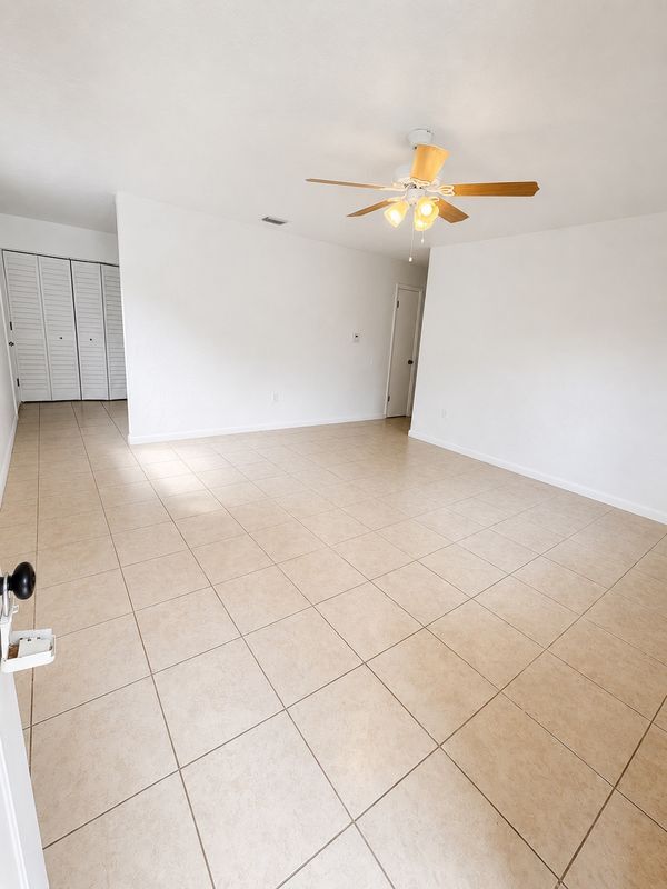 Foto del edificio - 1632-1632 NE 71ST PLACE