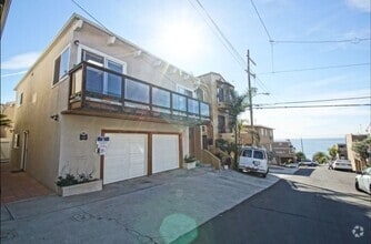 Building Photo - 320 34th St
