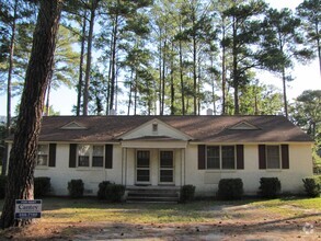 Building Photo - 1424 McArthur Ave