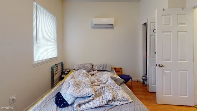 Building Photo - 2 br, 1 bath Duplex - 1922 N Darien ST Unit B