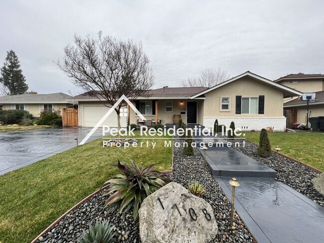 Foto del edificio - Nicely Updated 3bd/2ba Home with Spacious ...