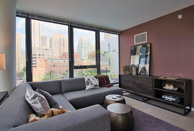 Photo - 135 W Superior St Apartment