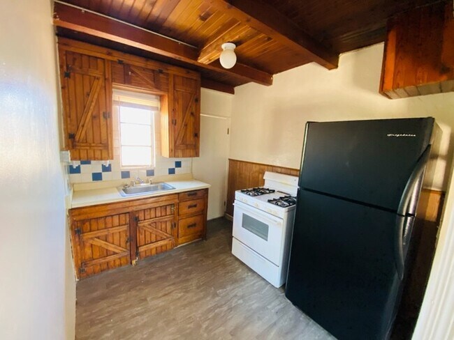 Foto del edificio - FOR RENT